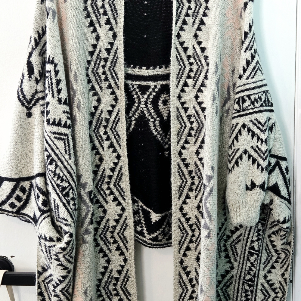 Maurices Black and Cream Geometric Sweater Poncho